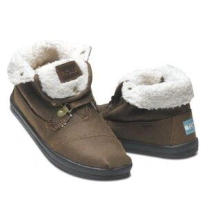 Toms Highland Botas Brown Fold Over Shearling boot/shoe women’s size 8.5 🆕